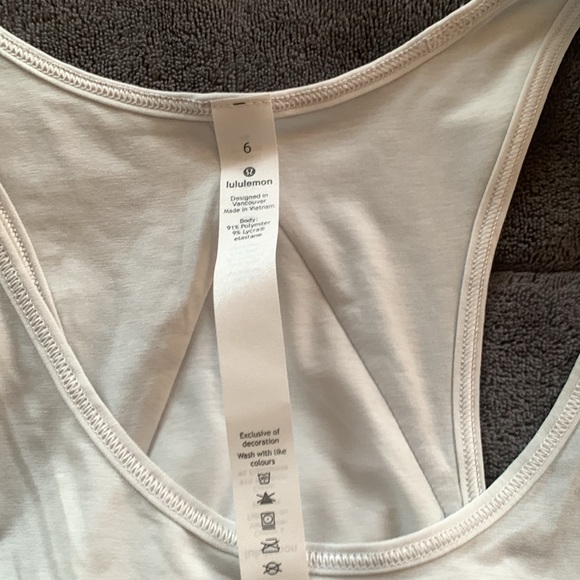 Brand new sculpt tank lululemon - Picture 3 of 3